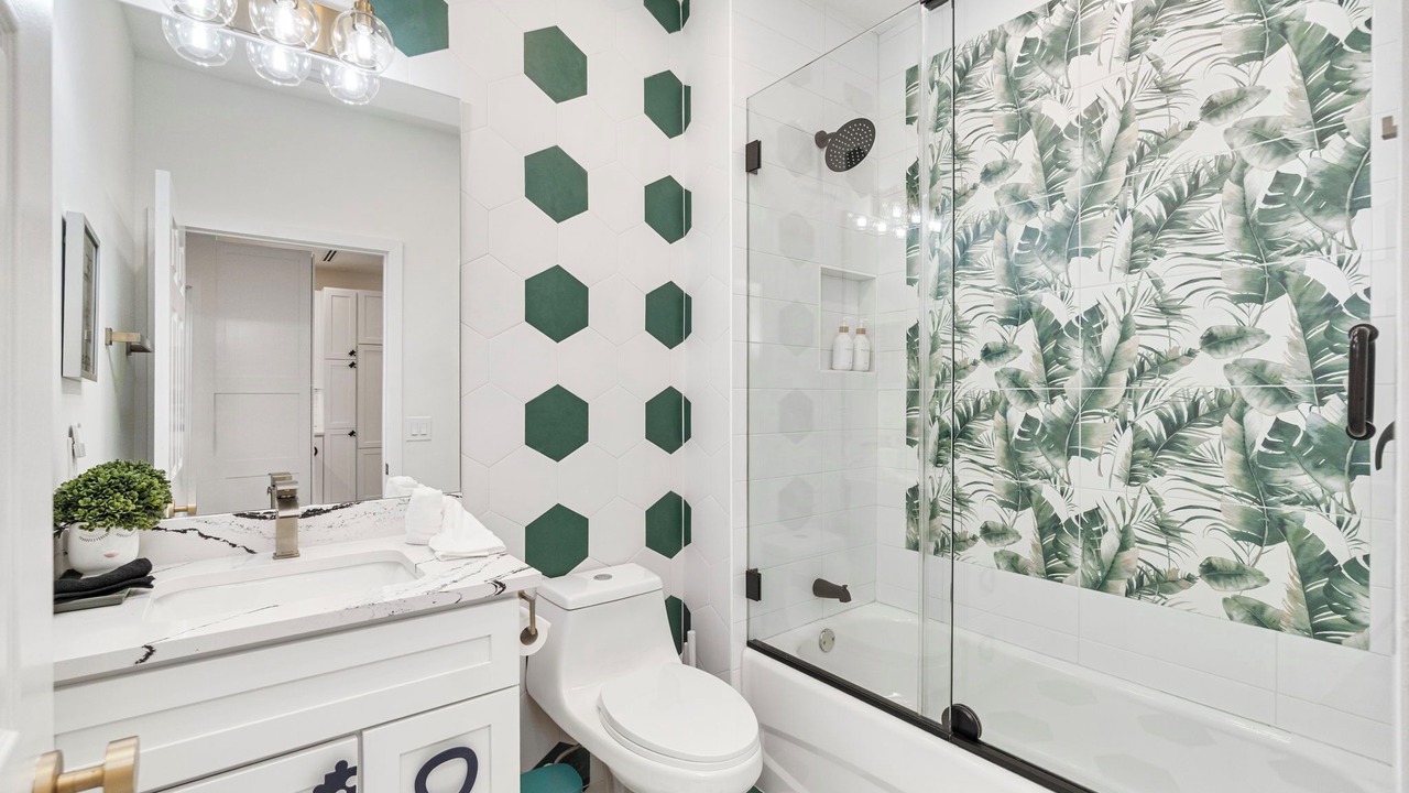 Photo of Bathroom in Imperial Golf Estates