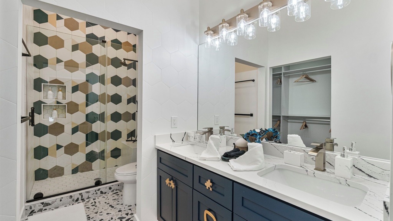 Photo of Bathroom in Imperial Golf Estates