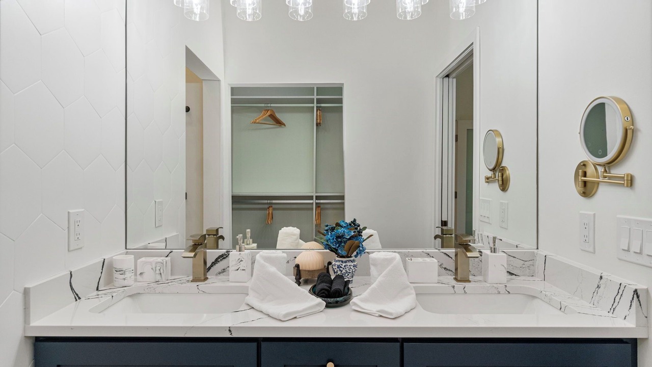 Photo of Bathroom in Imperial Golf Estates