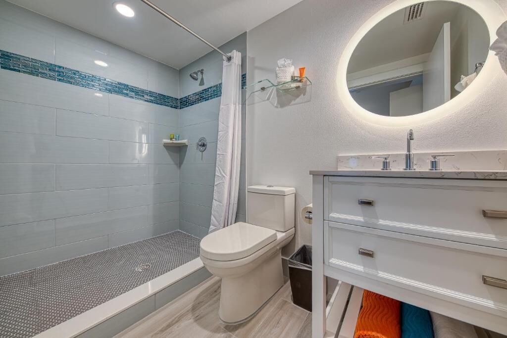 Photo of Bathroom in Treasure Island