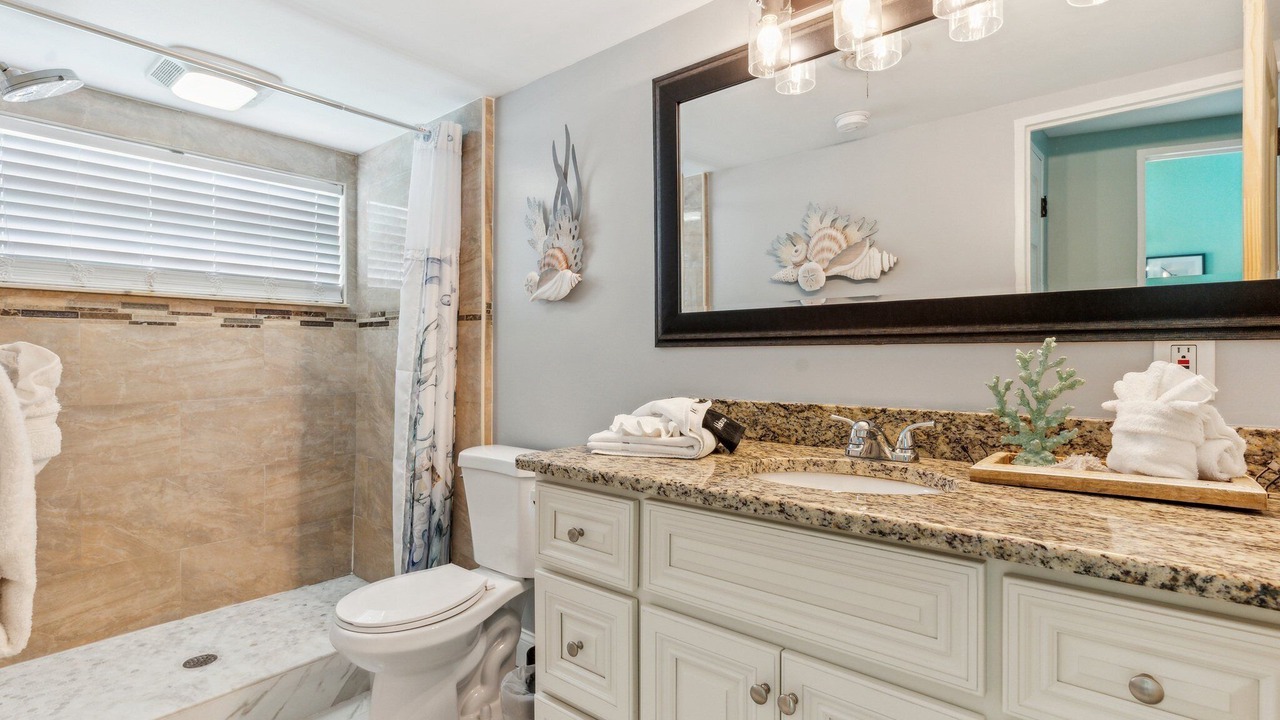 Photo of Bathroom in Anona