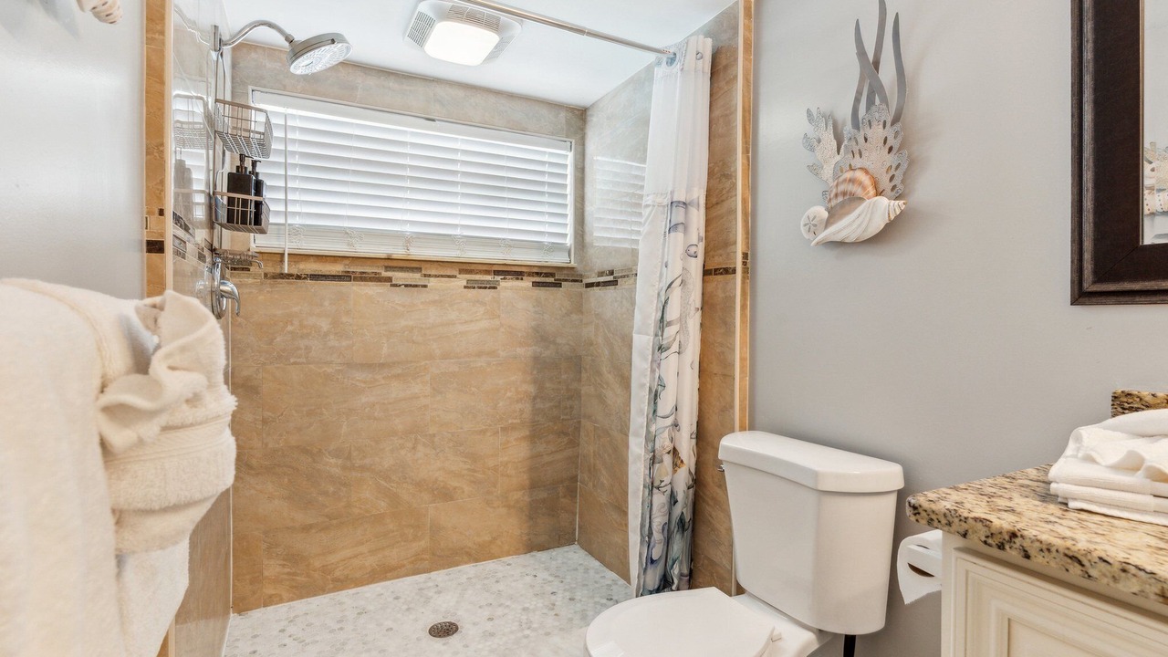 Photo of Bathroom in Anona