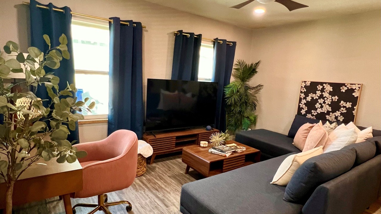 Photo of Livingroom in Downtown Dunedin