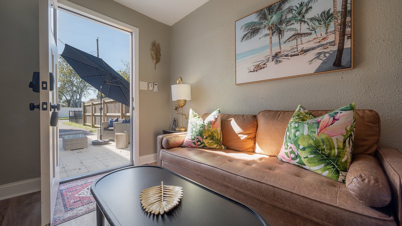 Photo of Livingroom in Egypt Lake-Leto