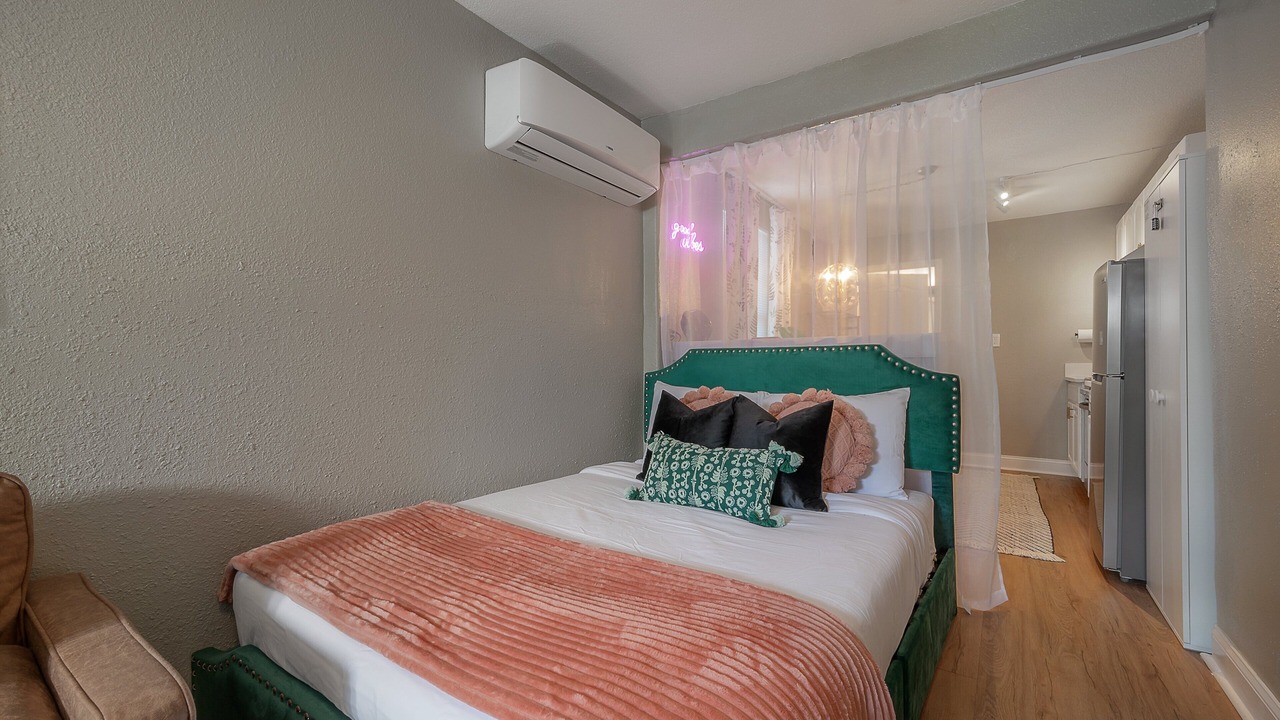 Photo of Bedroom in Egypt Lake-Leto