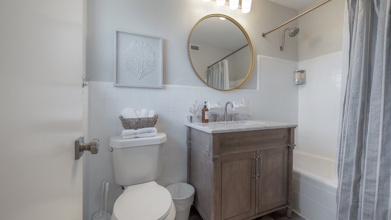 Photo of Bathroom in Largo