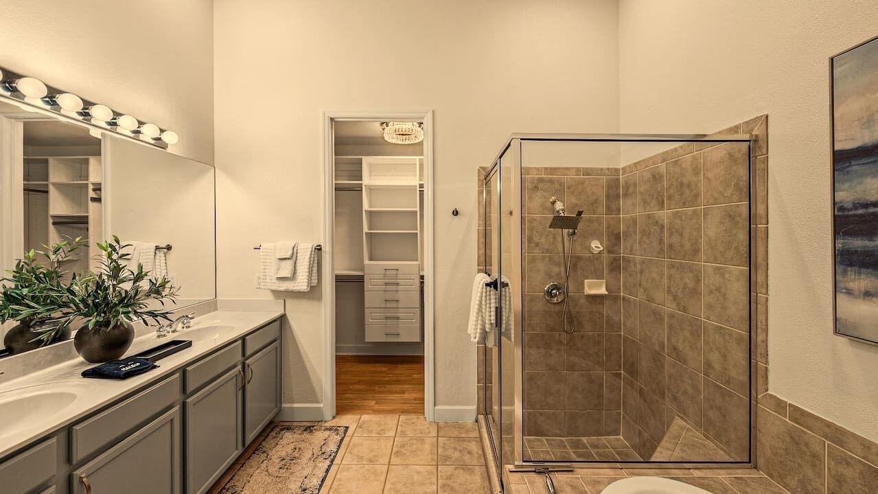Photo of Bathroom in Lake Jovita