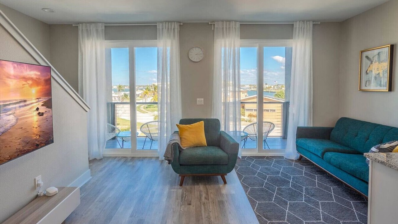 Photo of Livingroom in Madeira Beach