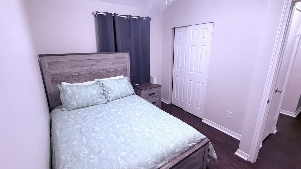Photo of Bedroom in Sandalwood