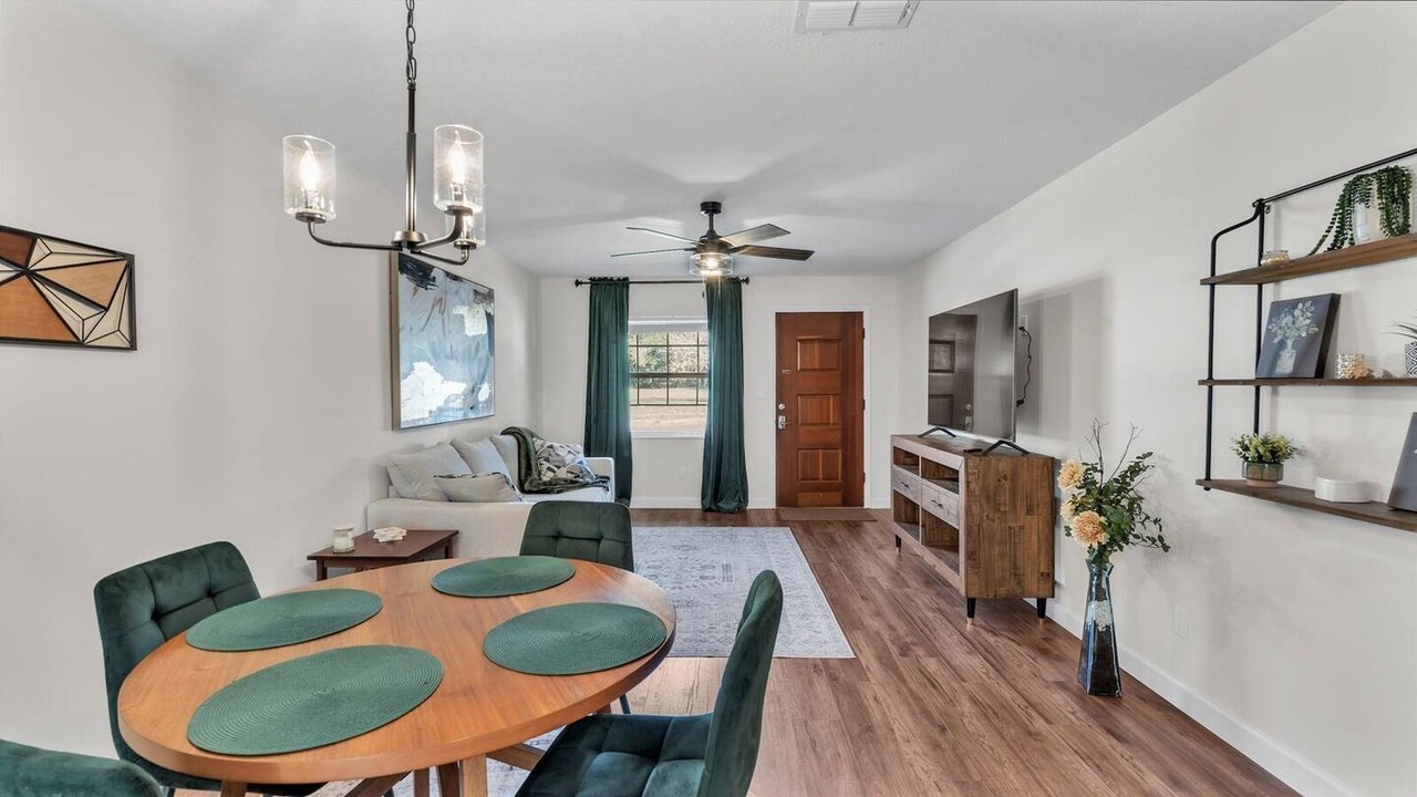 Photo of Bedroom in Dixieland