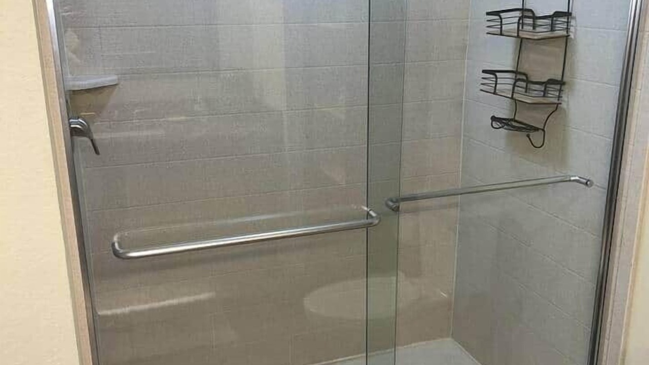 Photo of Bathroom in Independence Square