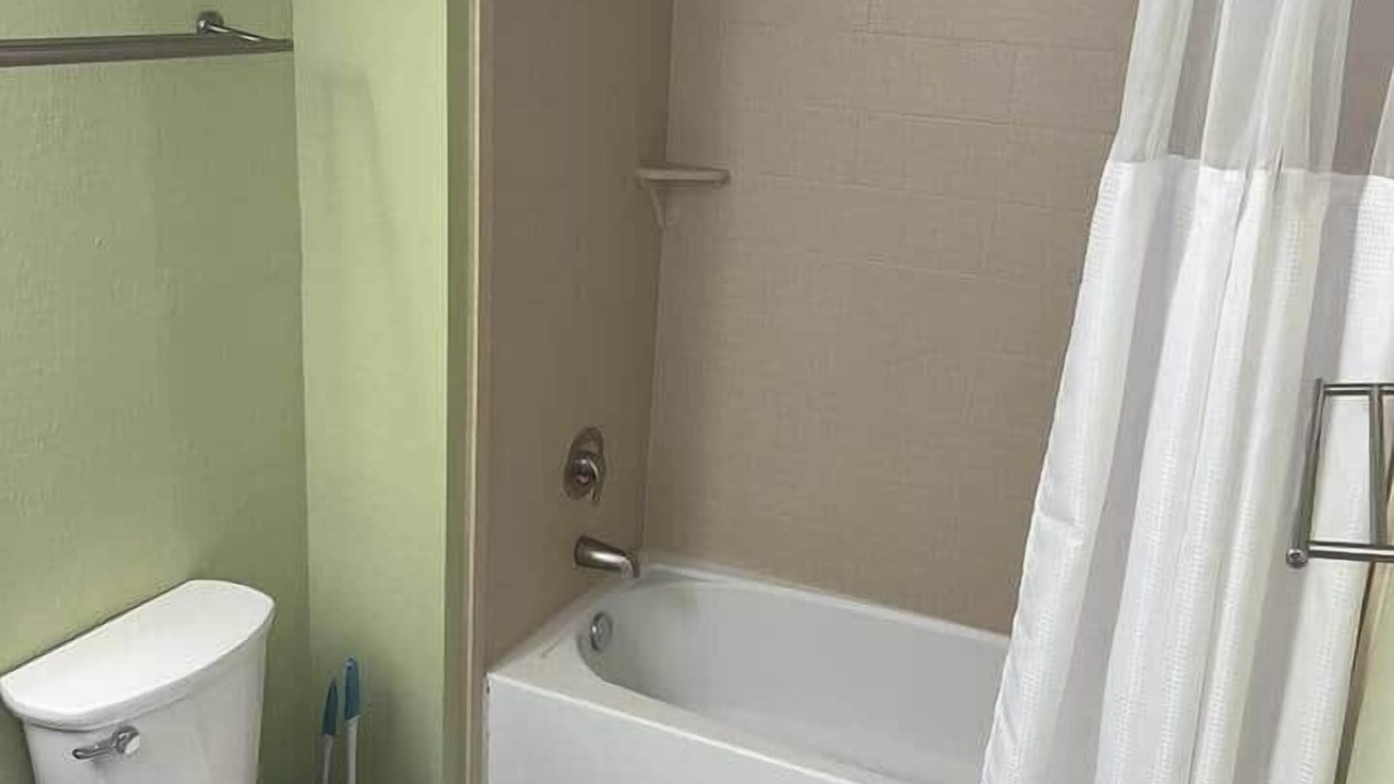 Photo of Bathroom in Independence Square