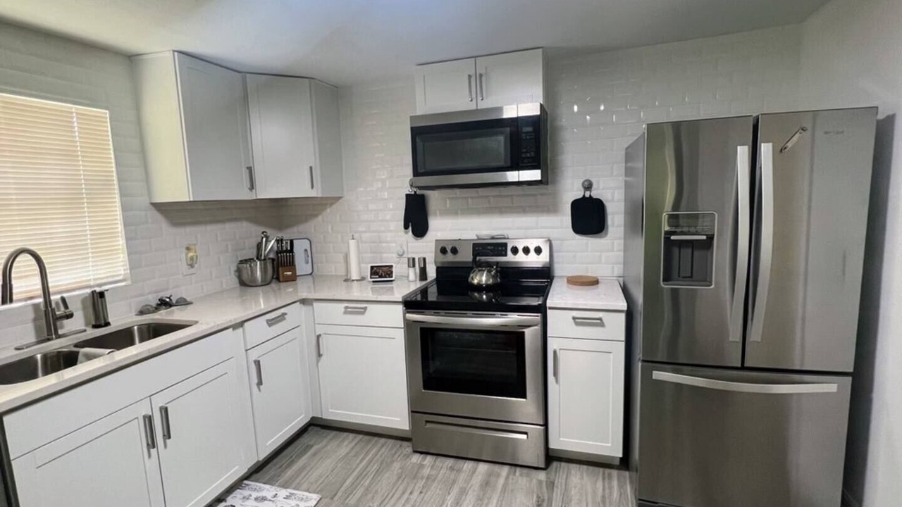 Photo of Kitchen in Carver City - Lincoln Gardens