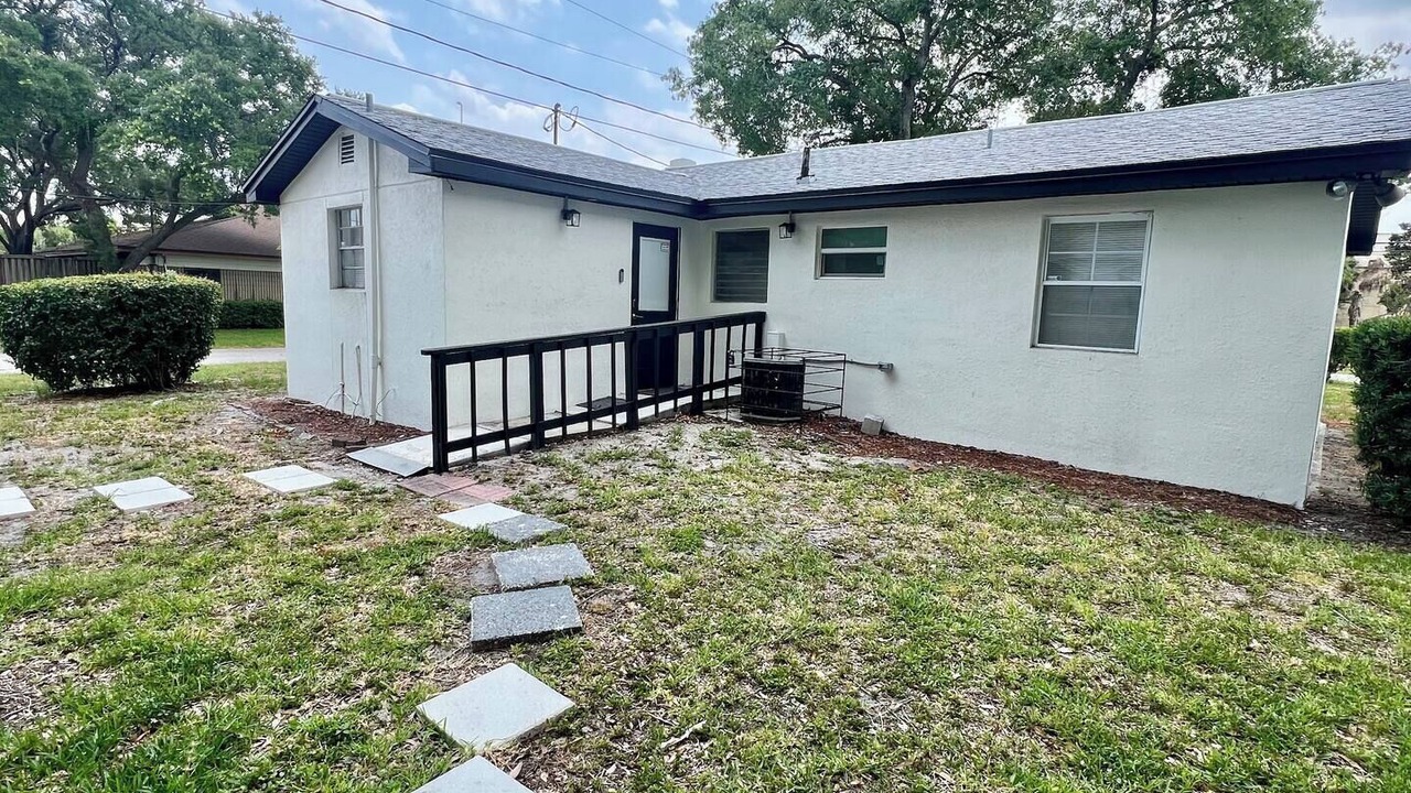 Photo of Outdoor in Carver City - Lincoln Gardens