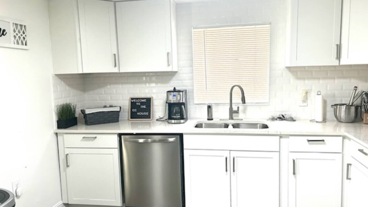 Photo of Kitchen in Carver City - Lincoln Gardens