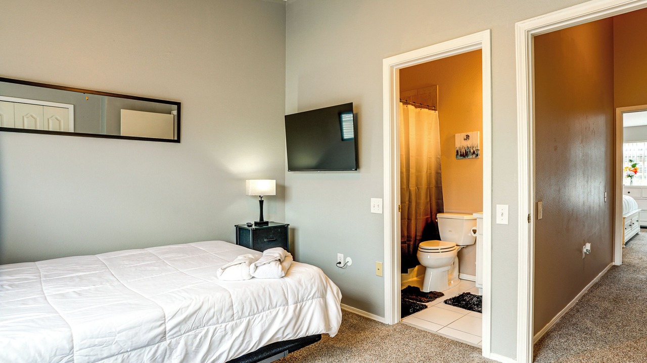 Photo of Bedroom in Meadow Pointe