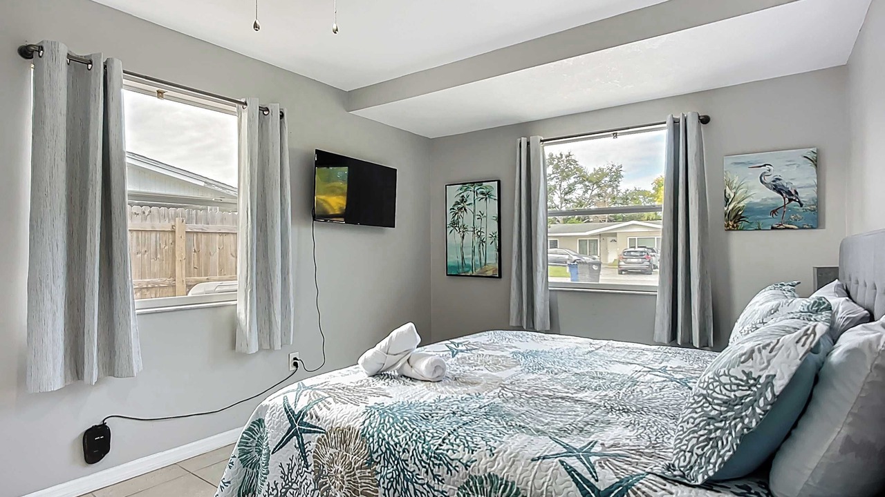 Photo of Bedroom in Bayshore Gardens