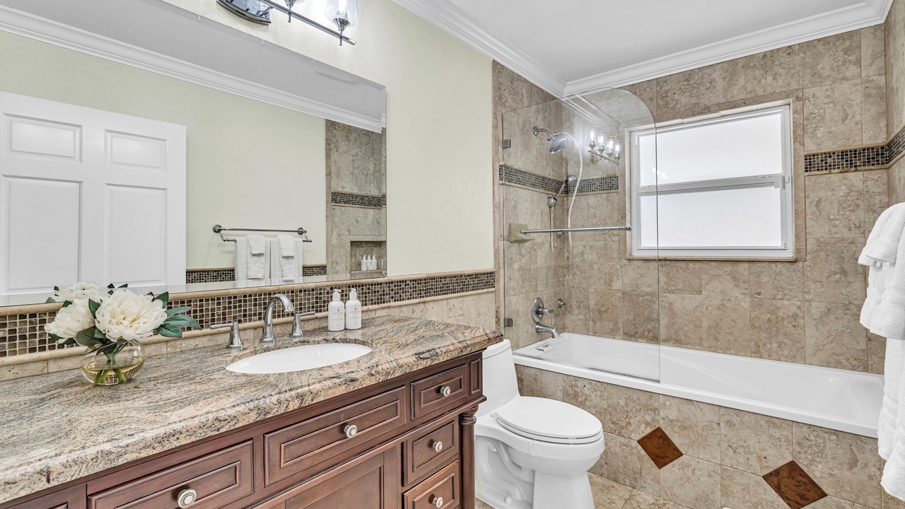 Photo of Bathroom in 17th Street Causeway