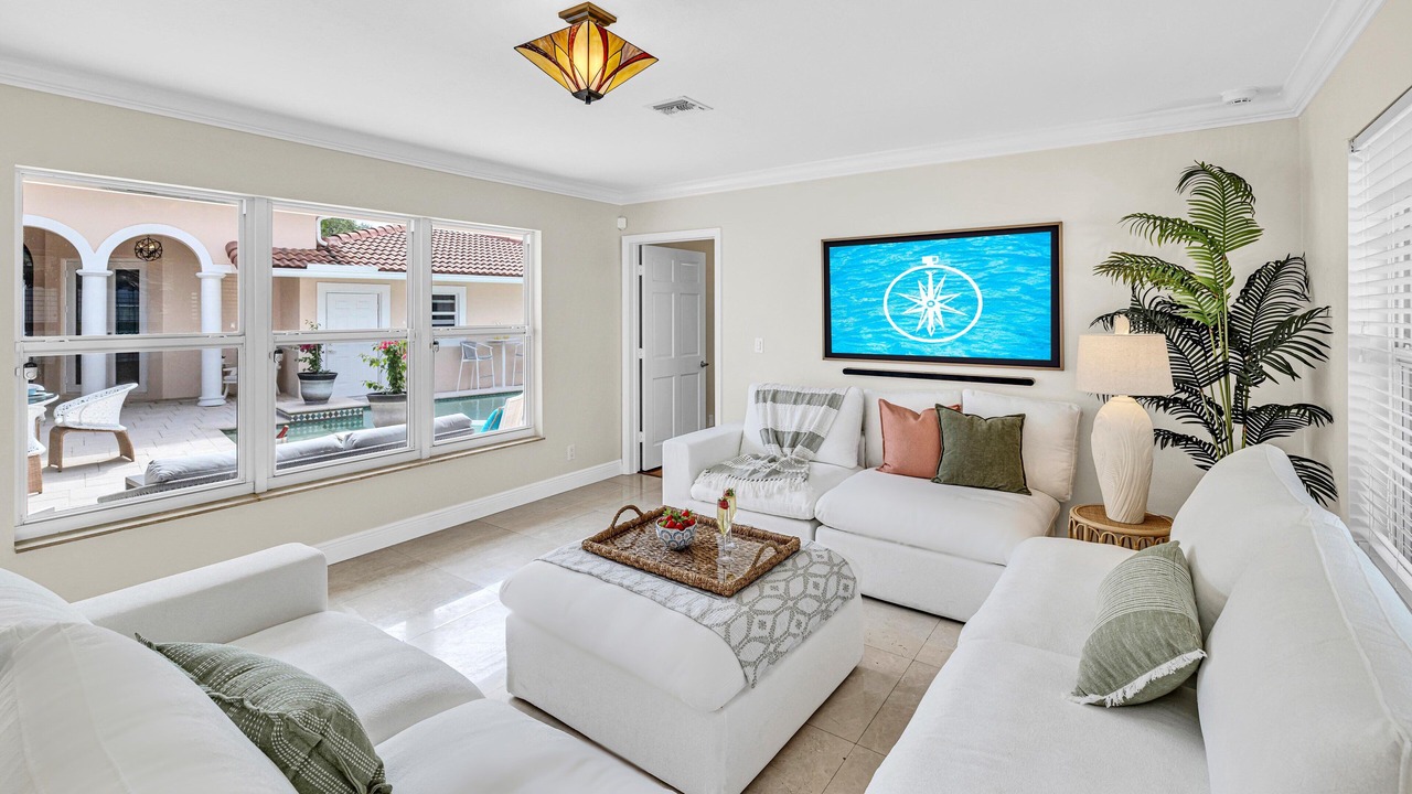 Photo of Livingroom in 17th Street Causeway
