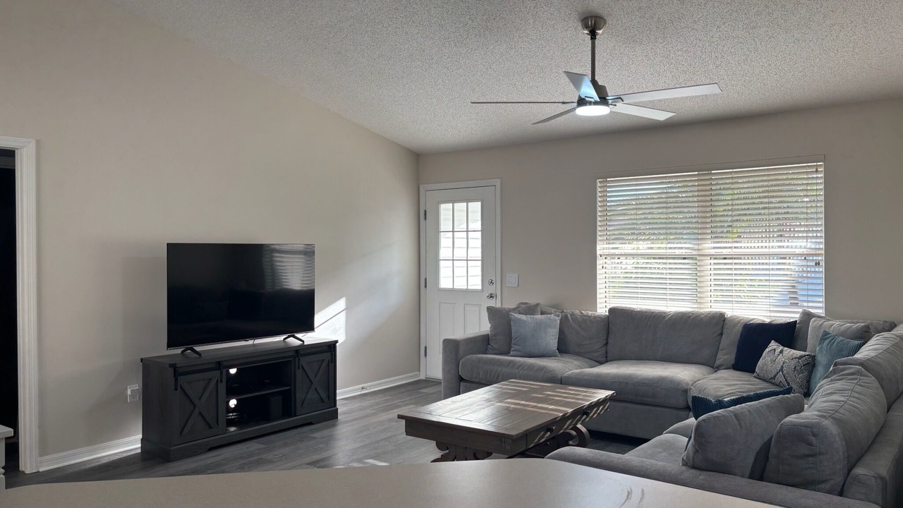 Photo of Livingroom in Duval
