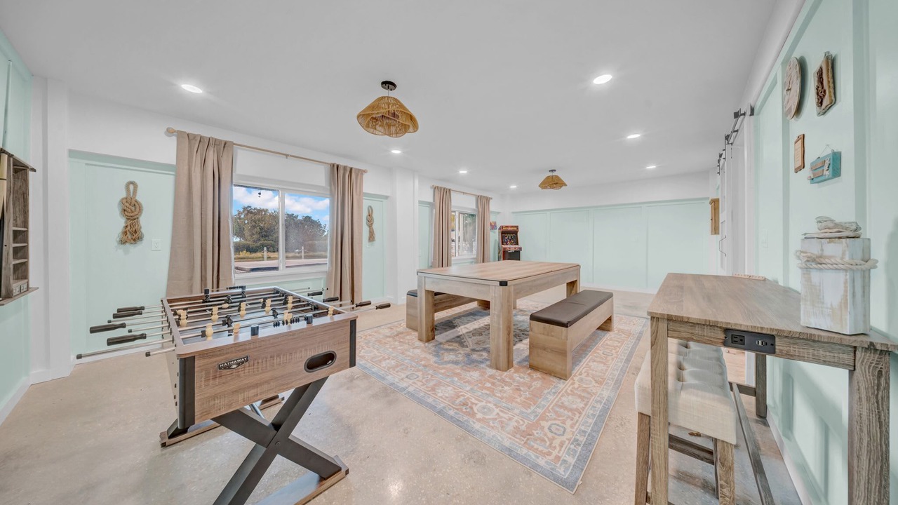 Photo of Bedroom in Crystal Beach