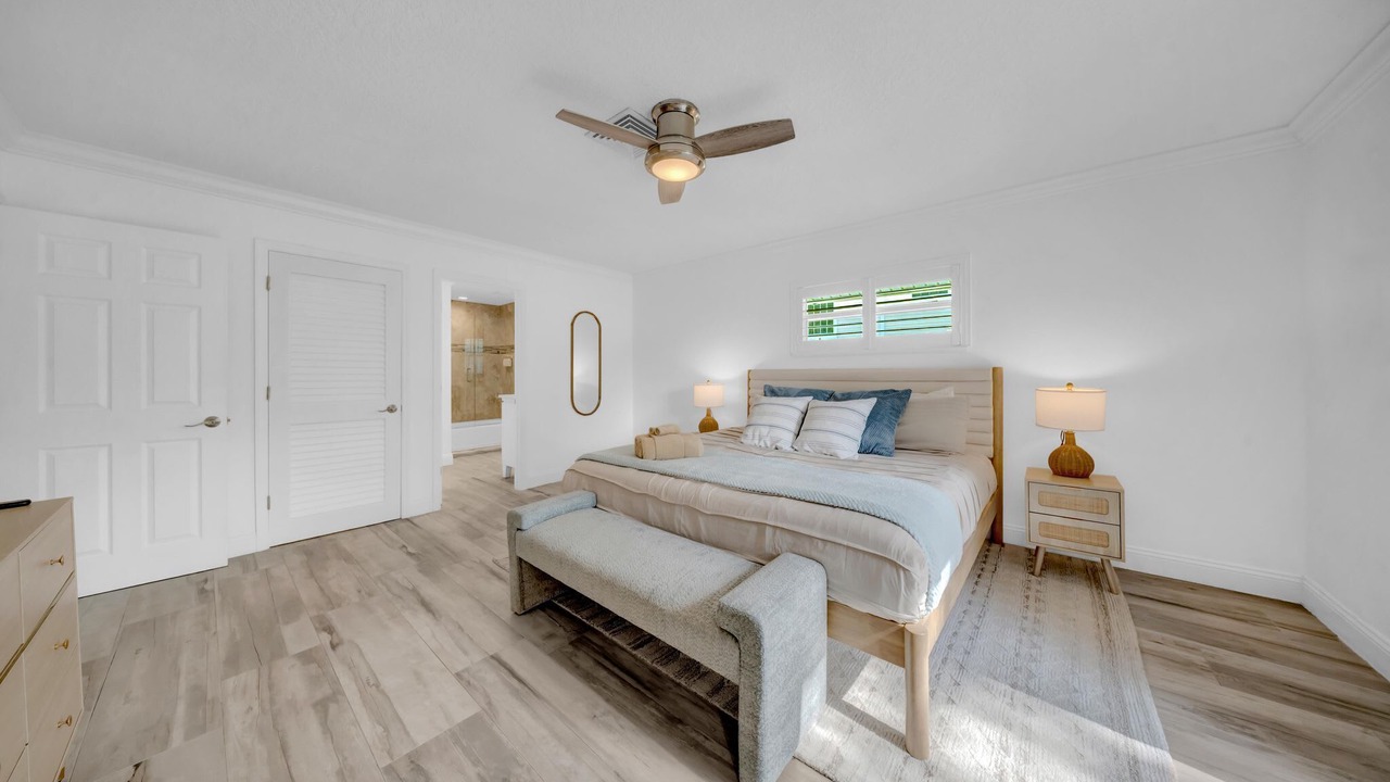 Photo of Bedroom in Crystal Beach