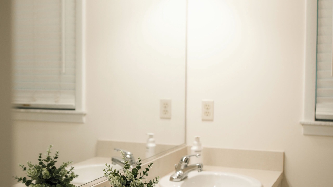Photo of Bathroom in Manattee Road