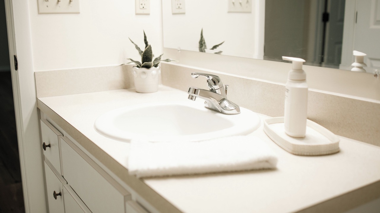 Photo of Bathroom in Manattee Road