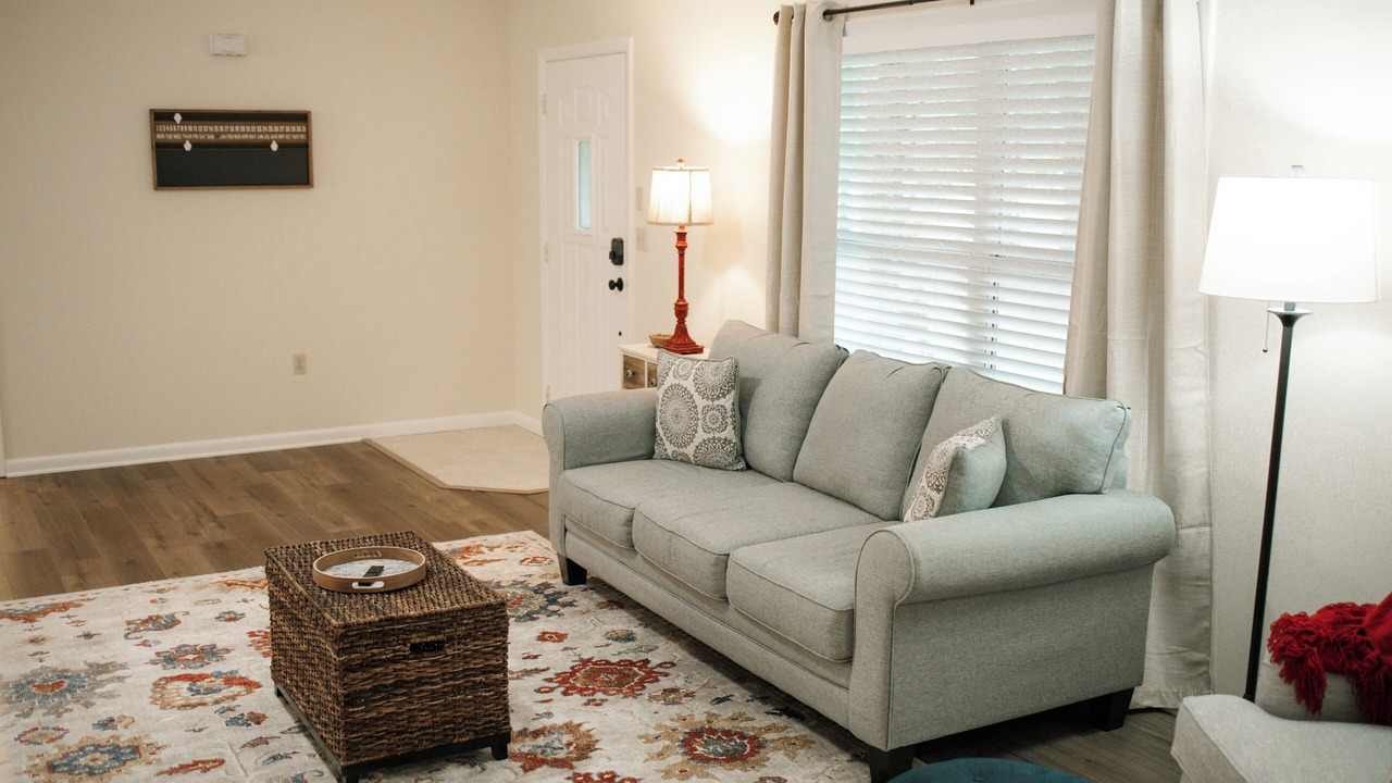 Photo of Livingroom in Manattee Road