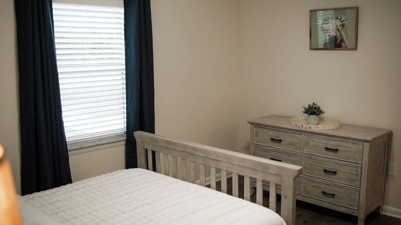 Photo of Bedroom in Manattee Road