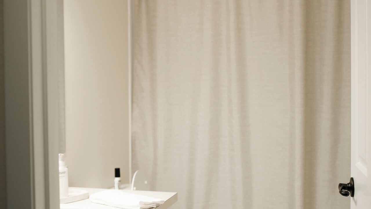 Photo of Bathroom in Manattee Road