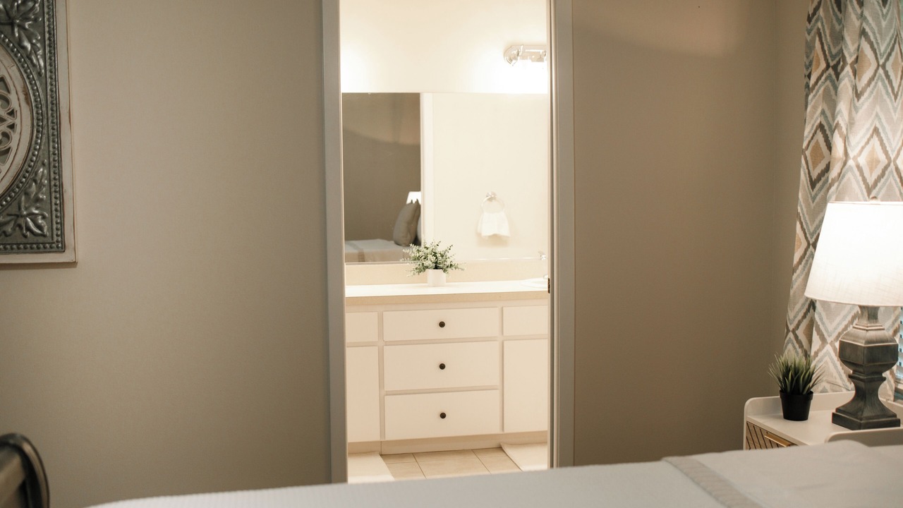 Photo of Bedroom in Manattee Road