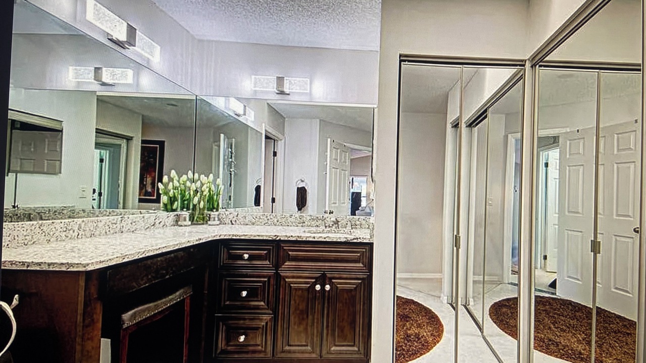 Photo of Bathroom in Plantation