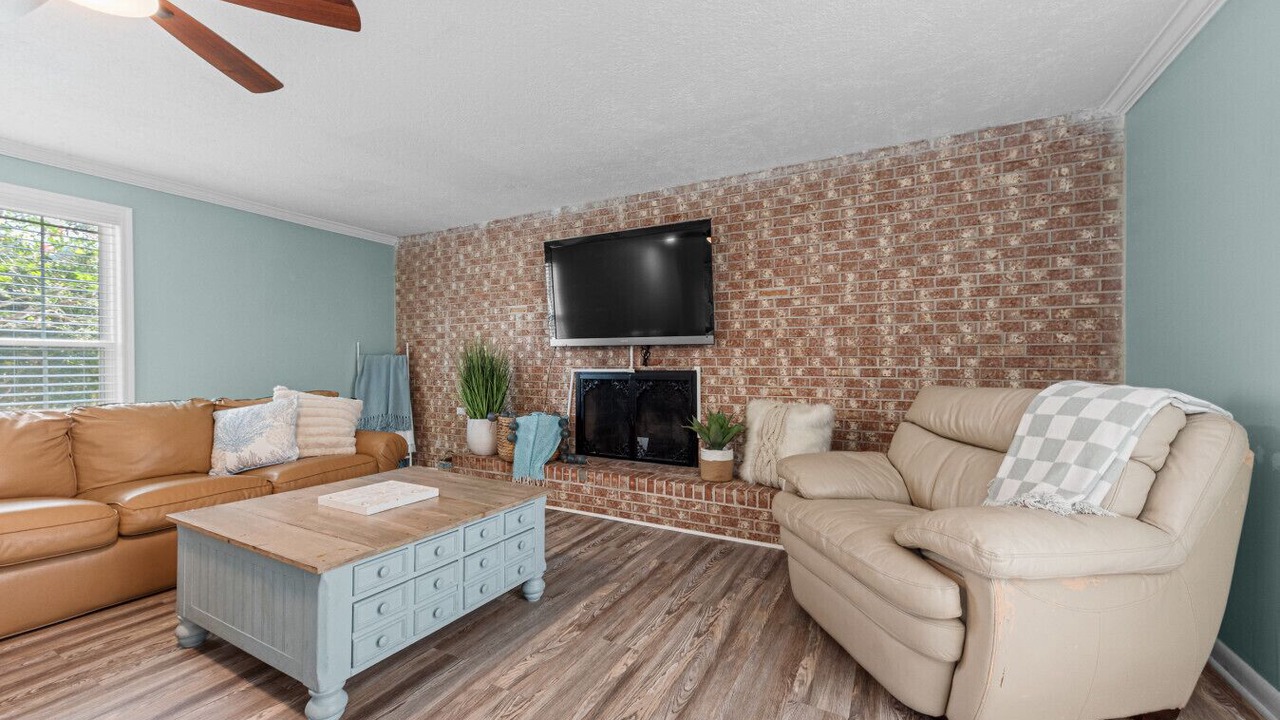Photo of Livingroom in Dolphin's Cove