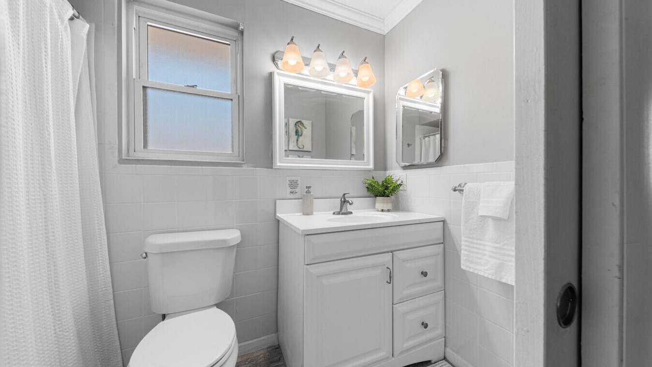 Photo of Bathroom in Dolphin's Cove