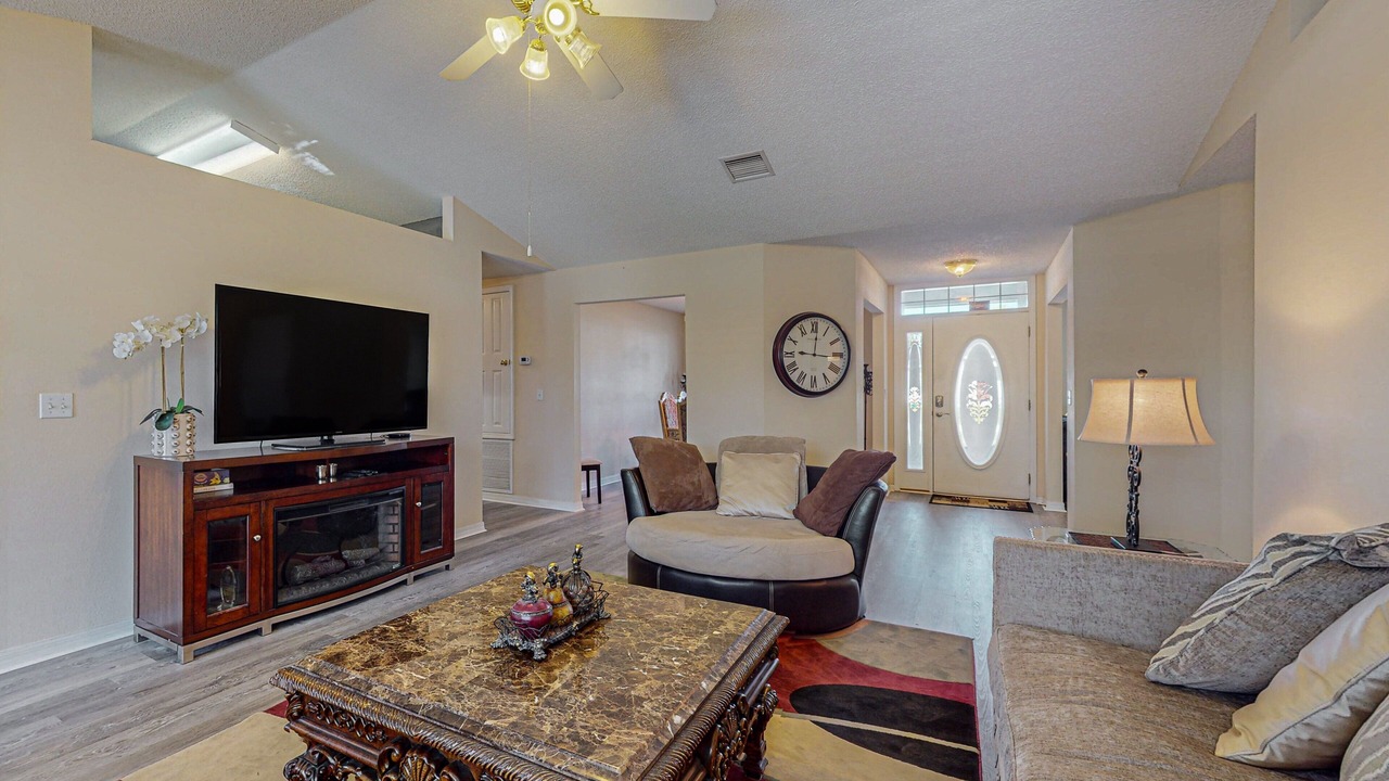 Photo of Livingroom in Indian Trails