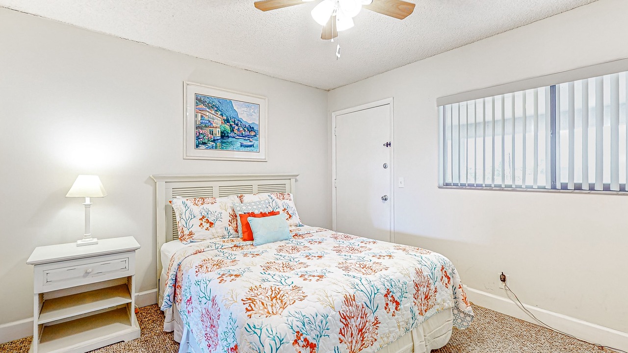 Photo of Bedroom in Surfcrest Village