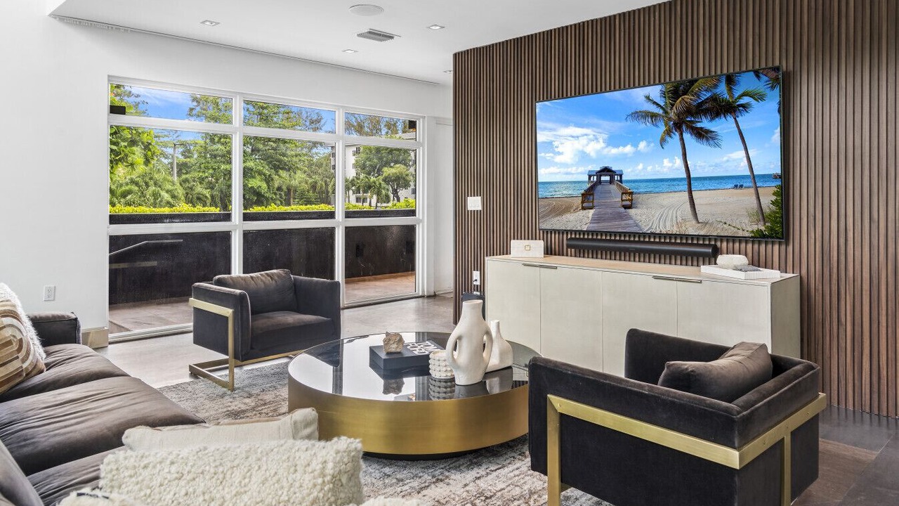 Photo of Bedroom in Northeast Coconut Grove