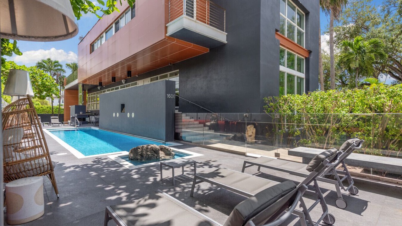Photo of Outdoor in Northeast Coconut Grove