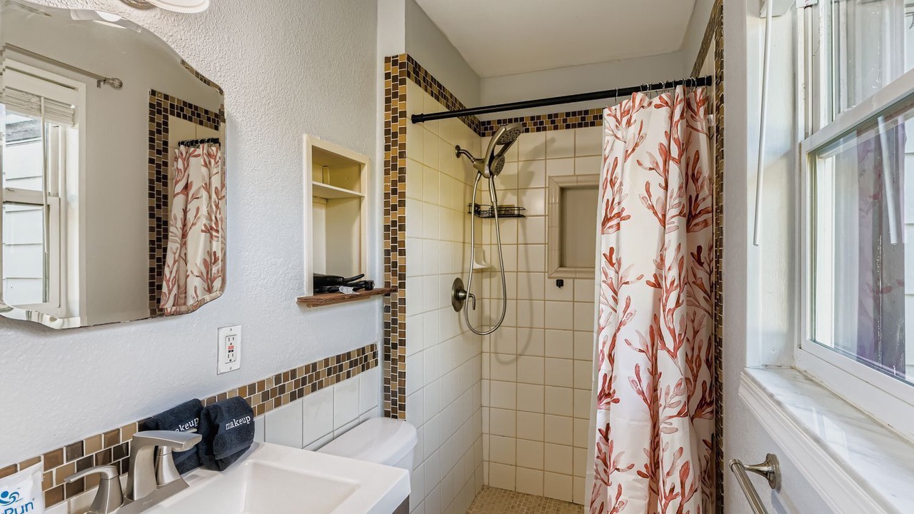Photo of Bathroom in Sandalwood