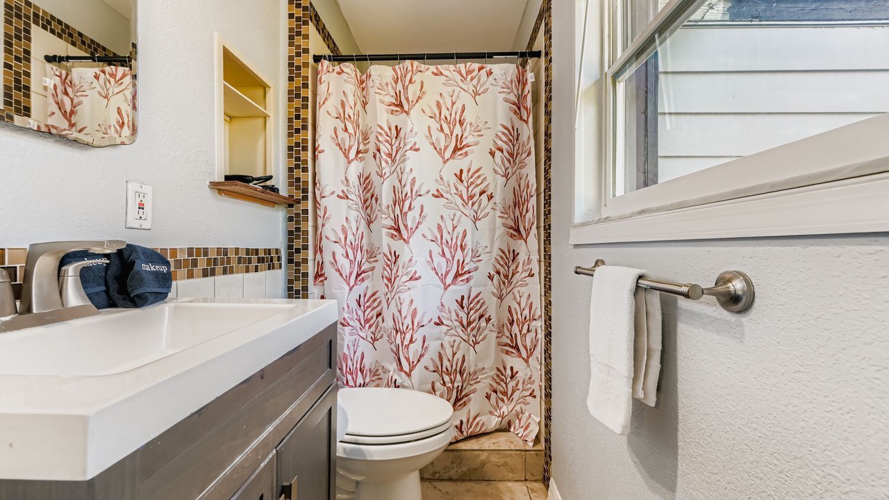 Photo of Bathroom in Sandalwood
