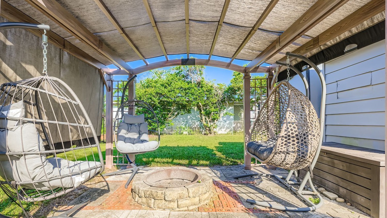 Photo of Outdoor in Sandalwood