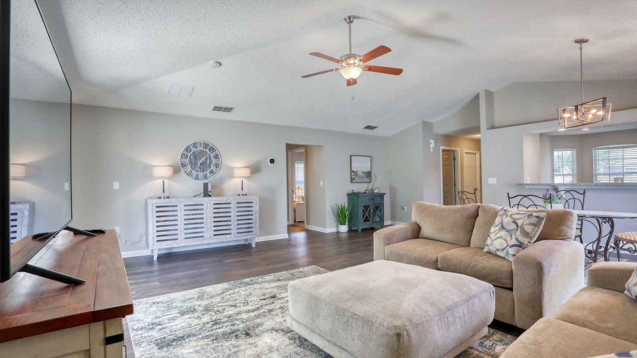 Photo of Livingroom in Sandalwood