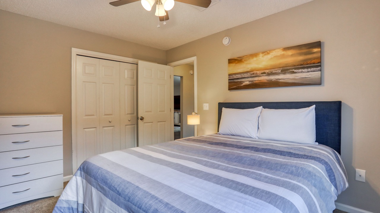 Photo of Bedroom in Sandalwood