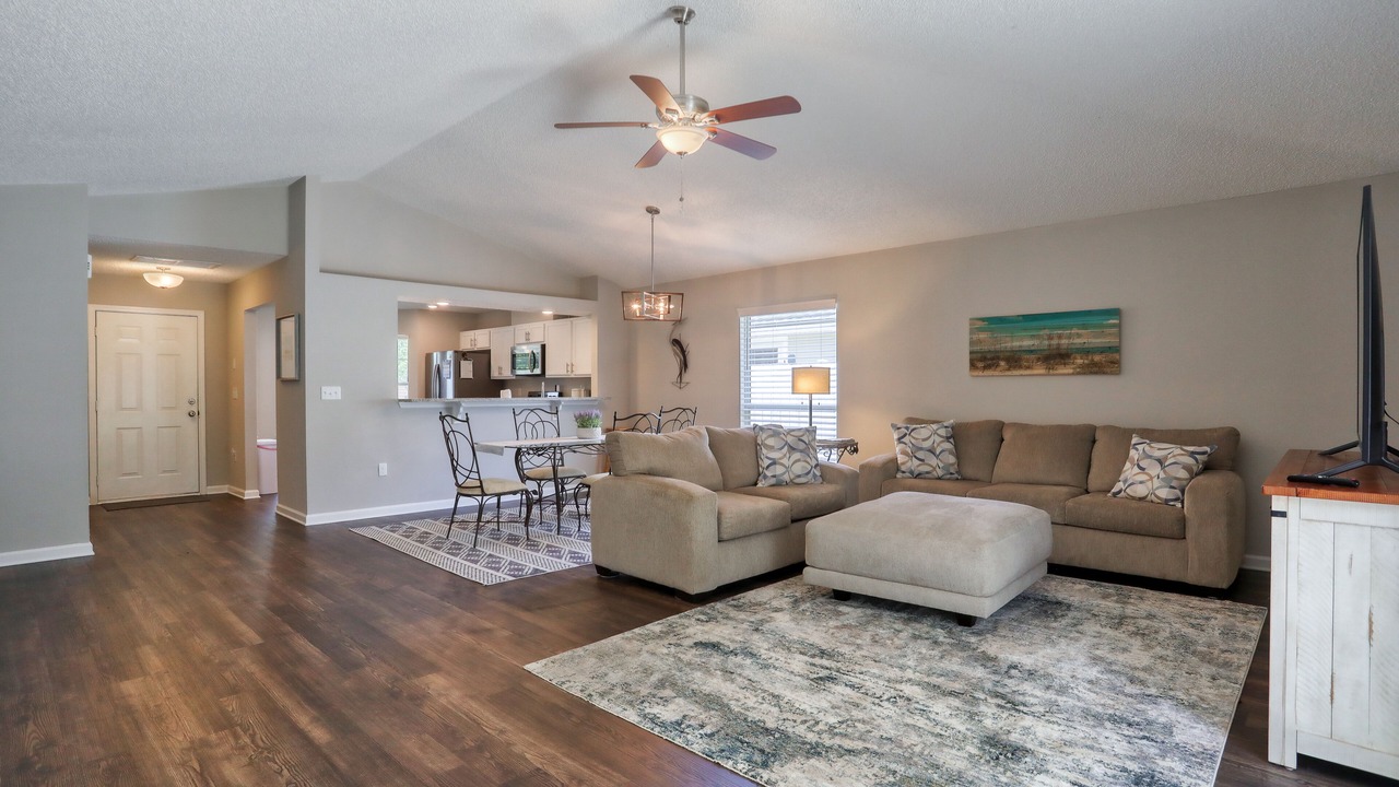 Photo of Livingroom in Sandalwood