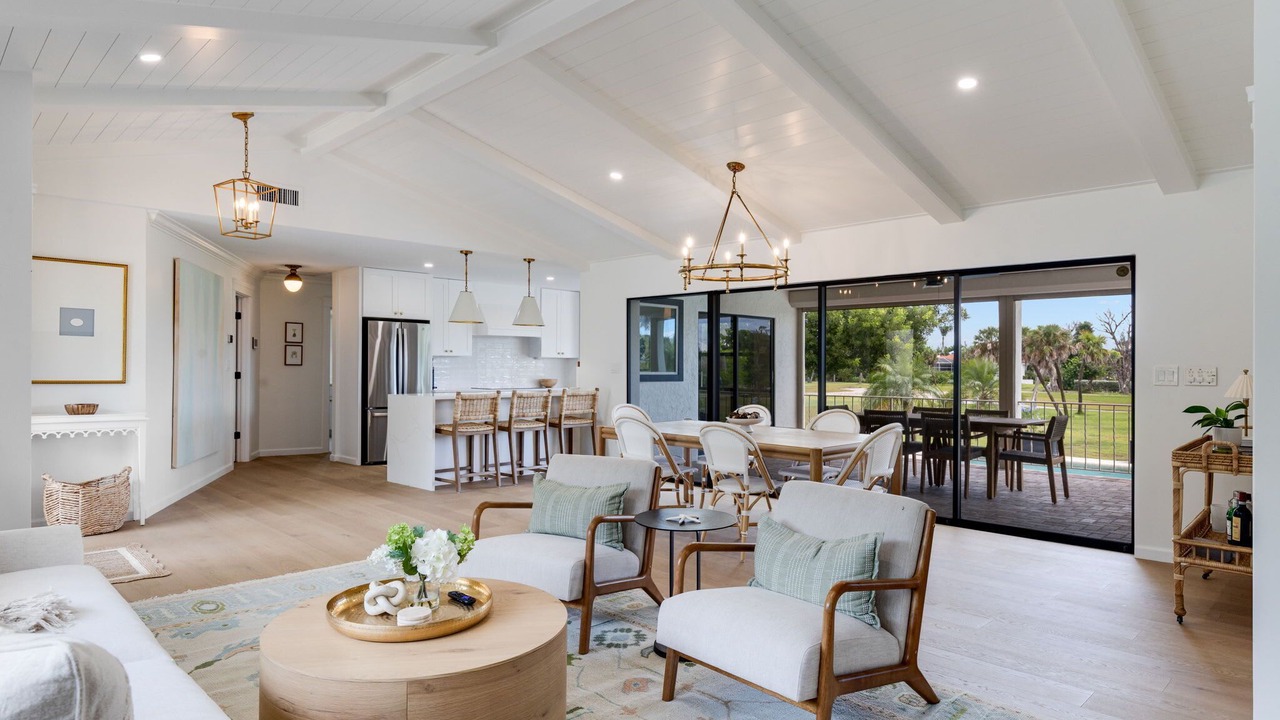 Photo of Livingroom in Beachview Country Club Estates