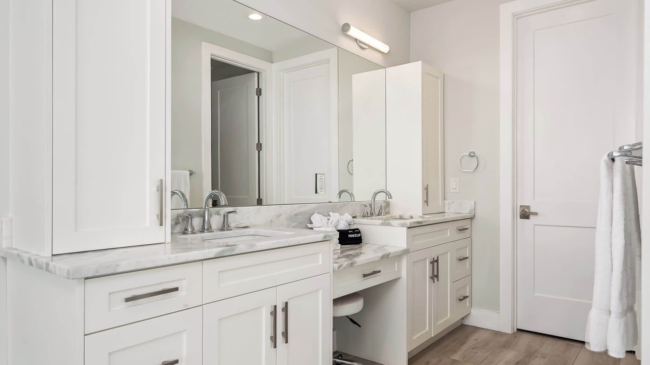 Photo of Bathroom in Independence Square
