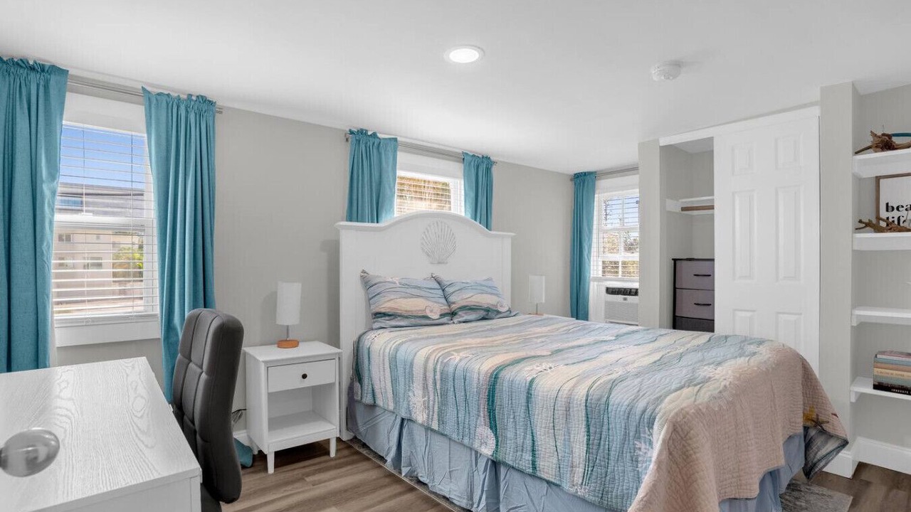 Photo of Bedroom in Downtown St. Petersburg