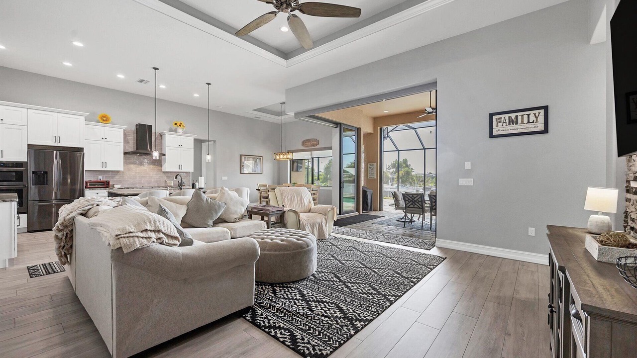 Photo of Livingroom in Edgewater