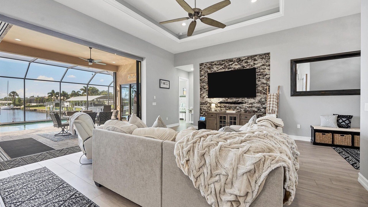 Photo of Livingroom in Edgewater